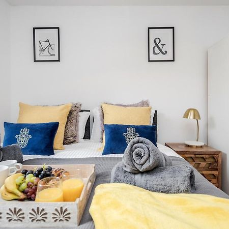 Stunning 2-Bed Apt - Free Parking - Camden - Central - Zoo - Shop - Events ロンドン エクステリア 写真