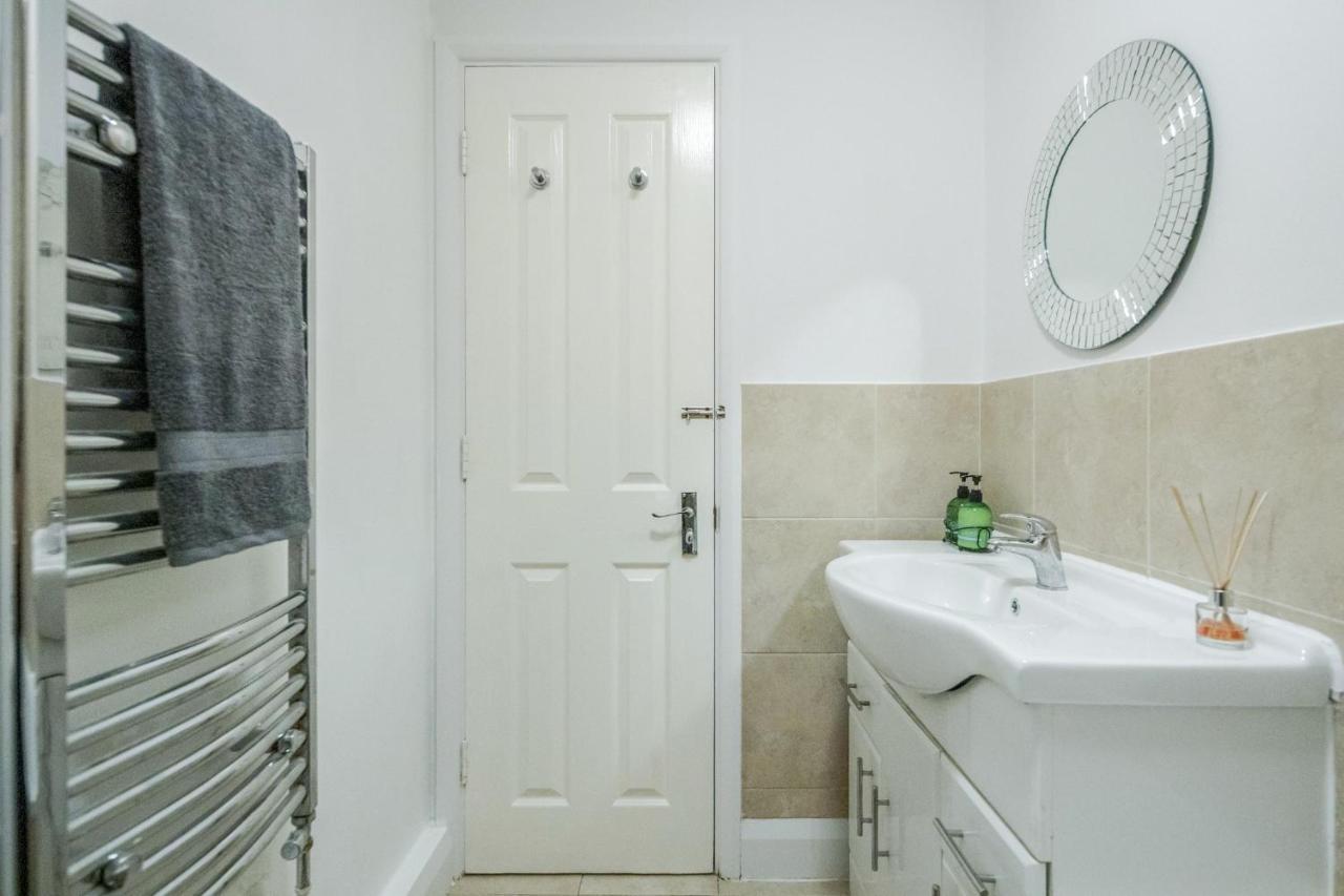 Stunning 2-Bed Apt - Free Parking - Camden - Central - Zoo - Shop - Events ロンドン エクステリア 写真