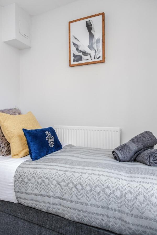 Stunning 2-Bed Apt - Free Parking - Camden - Central - Zoo - Shop - Events ロンドン エクステリア 写真