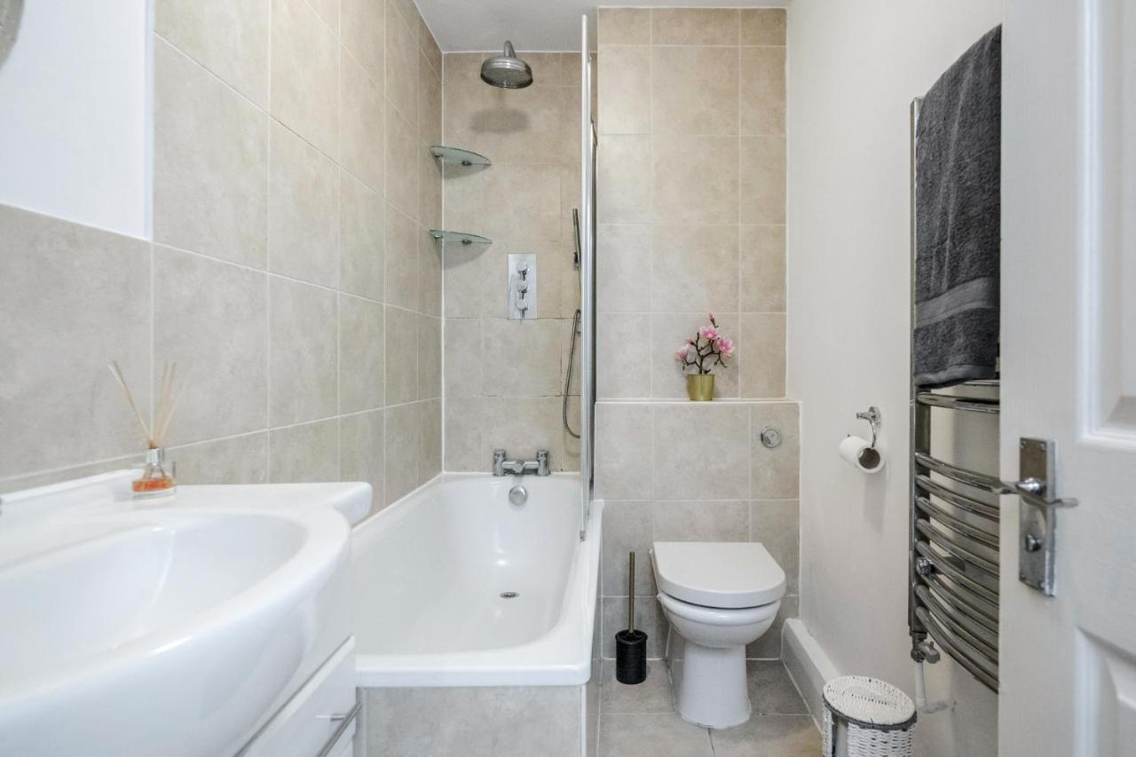 Stunning 2-Bed Apt - Free Parking - Camden - Central - Zoo - Shop - Events ロンドン エクステリア 写真
