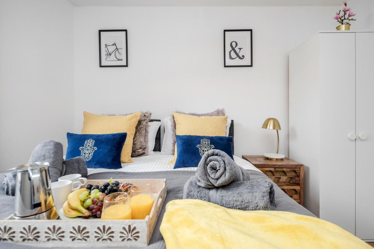 Stunning 2-Bed Apt - Free Parking - Camden - Central - Zoo - Shop - Events ロンドン エクステリア 写真